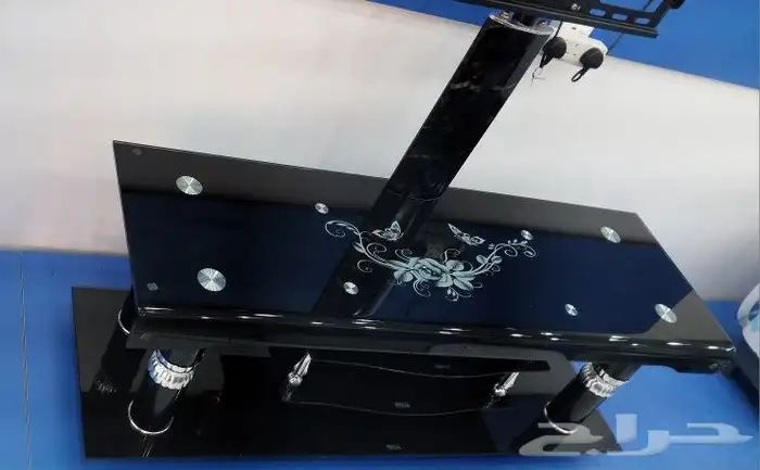 طاولة شاشة تليفزيون للبيع 1