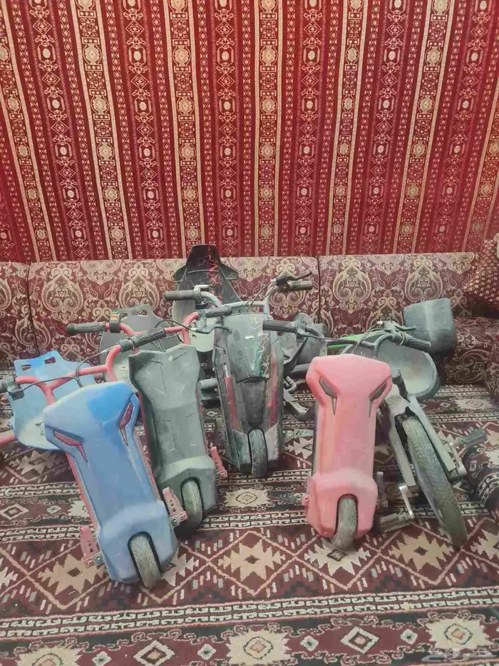 نظيفه وسليمه وعها مفتاحها وشاحنها 2