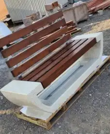 منتجات خرسانية قواعد إنارة واحواجز طرق 7
