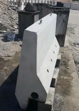 منتجات خرسانية قواعد إنارة واحواجز طرق 0