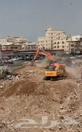 بكلين لهدم المباني والصبيات القديمه هدم عمائر استراحات مدار 1