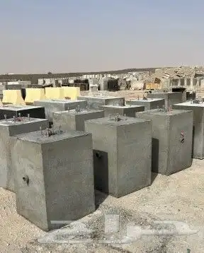منتجات خرسانية قواعد إنارة واحواجز طرق 3