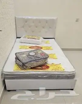 متوفر لدينا   مراتب واسره حديد وخشب يوجد 8