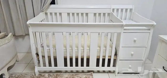 سرير اطفال 2