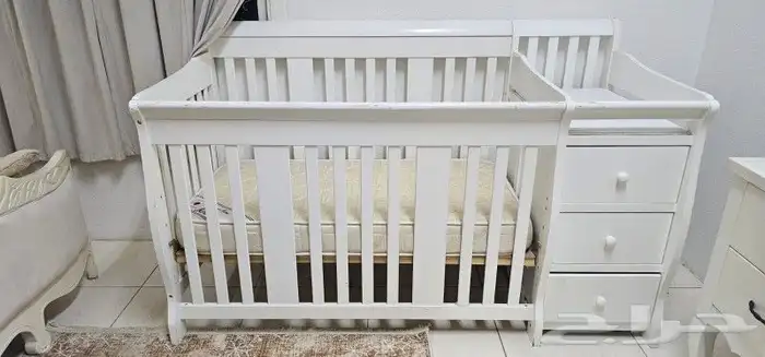 سرير اطفال 1