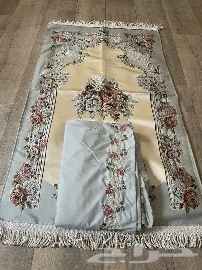 اطقم صلاه مع مصاحف مطرزه بالاسماء 5