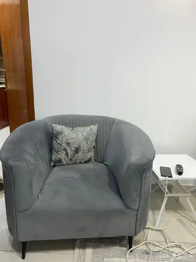 كنب مستخدم قليل للبيع 8