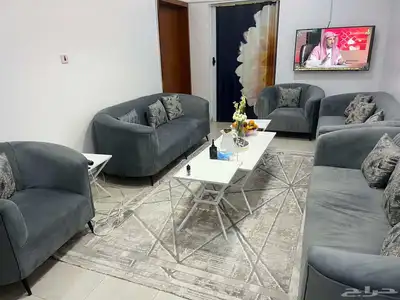 كنب مستخدم قليل للبيع 4