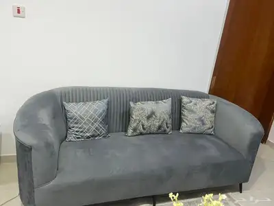 كنب مستخدم قليل للبيع 5