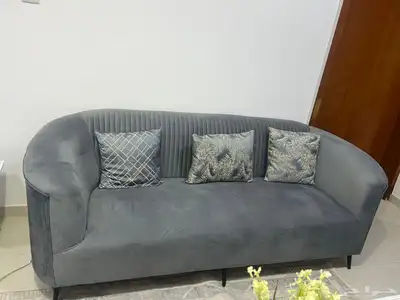 كنب مستخدم قليل للبيع 9