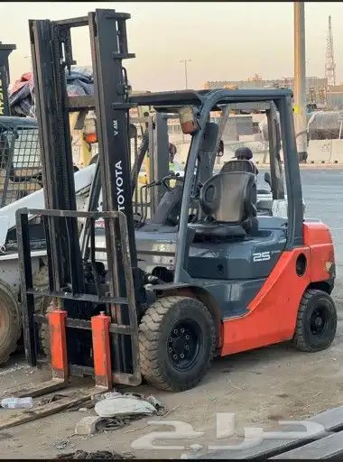 رافعات شوكيه للايجار 1