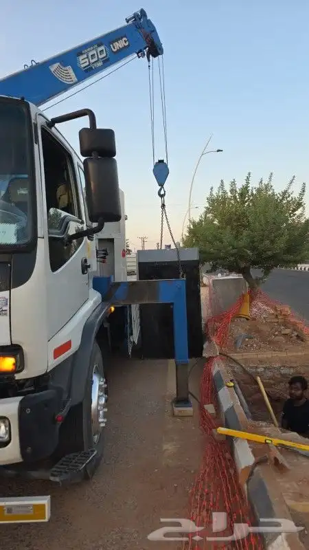 سياره لورى fvr عليها كرين 5طن للايجار 4