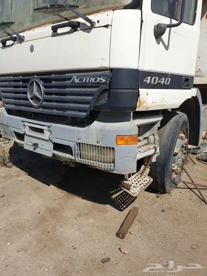 متوفر تريلات وقلابات mb1 4040 وقلابات البي وتريلاه مويه 0