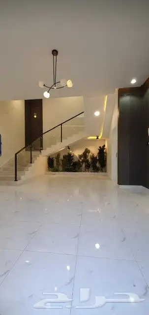 فيلا فاخره للبيع بحي العزيزيه 6