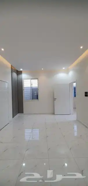 فيلا فاخره للبيع بحي العزيزيه 3