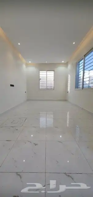 فيلا فاخره للبيع بحي العزيزيه 7