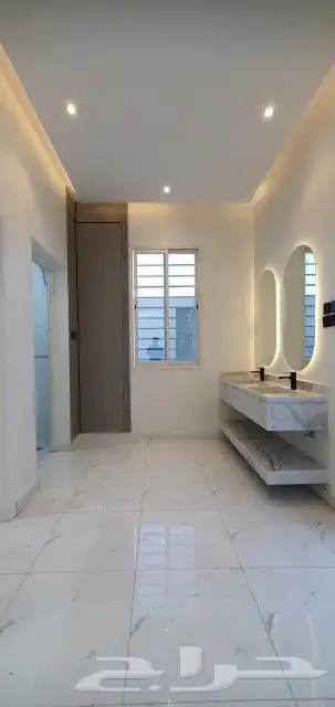 فيلا فاخره للبيع بحي العزيزيه 4