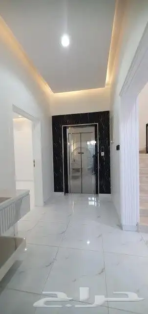 فيلا فاخره للبيع بحي العزيزيه 5