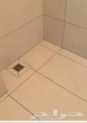 عمال تركيب بلاط 2