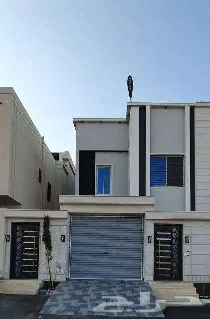 فيلا فاخره للبيع بحي العزيزيه 0