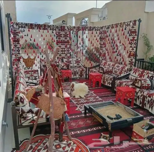 قهوجين وصبابين رجال ونساء كنب وكراسي طاولات زل جلسات مضلات 6