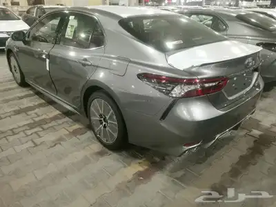 كامرى 2024 SE V6 رمادى (تيتانيوم) 3