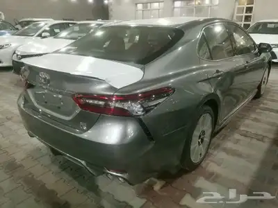 كامرى 2024 SE V6 رمادى (تيتانيوم) 4