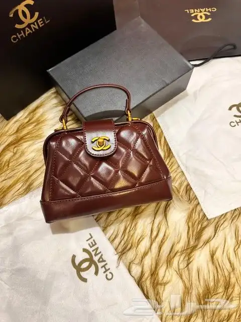 أرقى الشنط لعشاق الماركات وبسر منافس 36