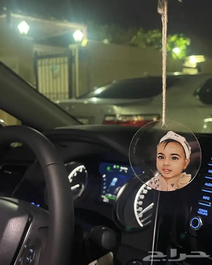 تعليقة سياره بالاسم 6