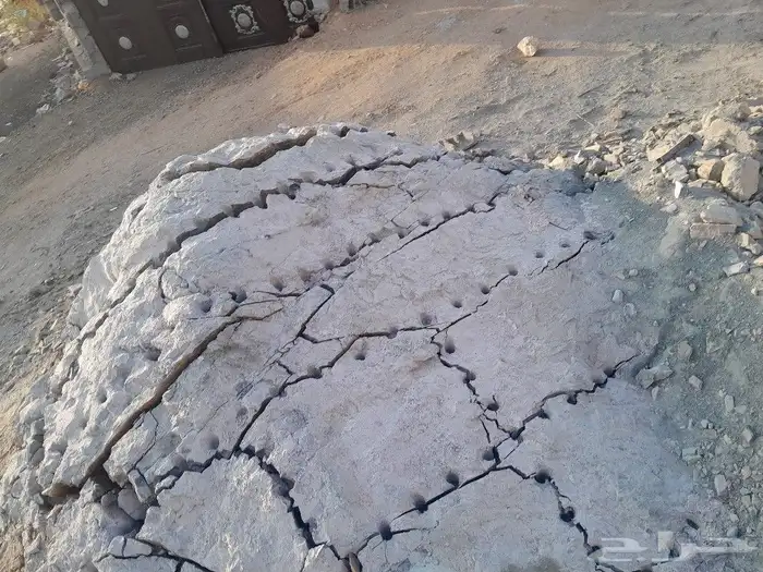 لايجار بوكلين ومعلم حجر بنيان وتخريم وتفتيت الصخور 9