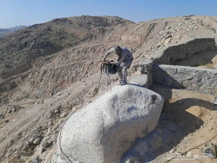 لايجار بوكلين ومعلم حجر بنيان وتخريم وتفتيت الصخور 8