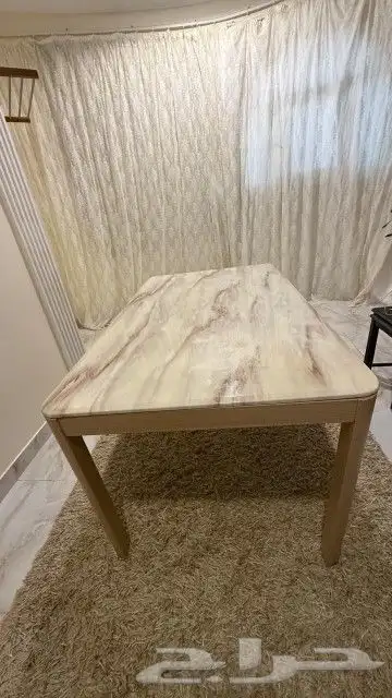 طاولة طعام رخام نظيفة جدا بدون كراسي 0