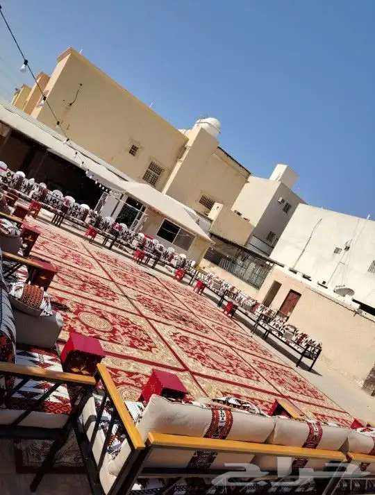 قهوجين وصبابين رجال ونساء كنب وكراسي طاولات زل العاب مضلات 10