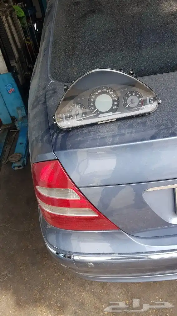 قطع مرسيدس E 2004 نظيفة جدا .طابلون ساعات. مراية سقف.نور سقف 3