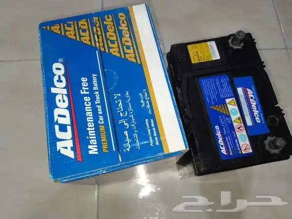 للبيع بطارية سيارة وجنط 17 5