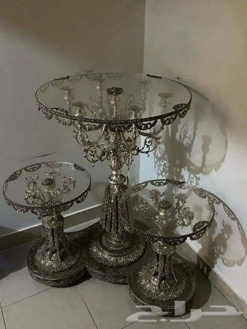 طاولة وشبكة و 2