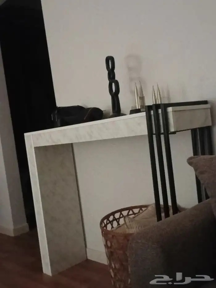 كنب امريكي مفرد طاوله استقبال. سجاد حرير رمادي1 5في 2 0