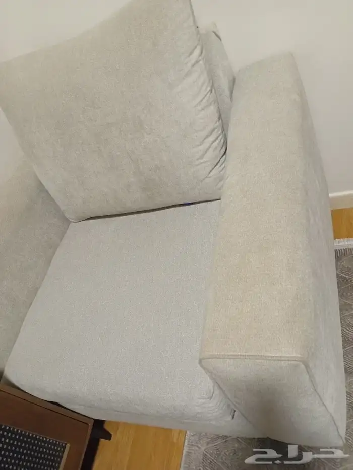 كنب امريكي مفرد طاوله استقبال. سجاد حرير رمادي1 5في 2 1