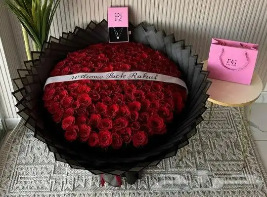 ورد احمر هدايا ورد وكيك هدايا نسائي رجالي كل جديد توصيل في ن 1