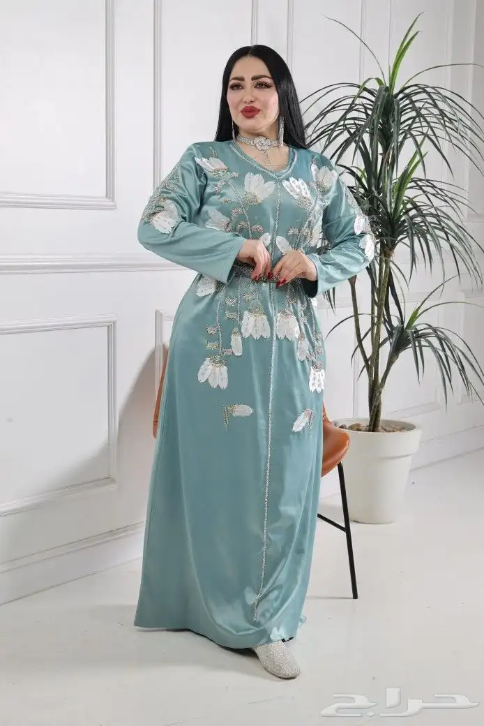 وفرت جميع انواع الفساتين الملكية 41