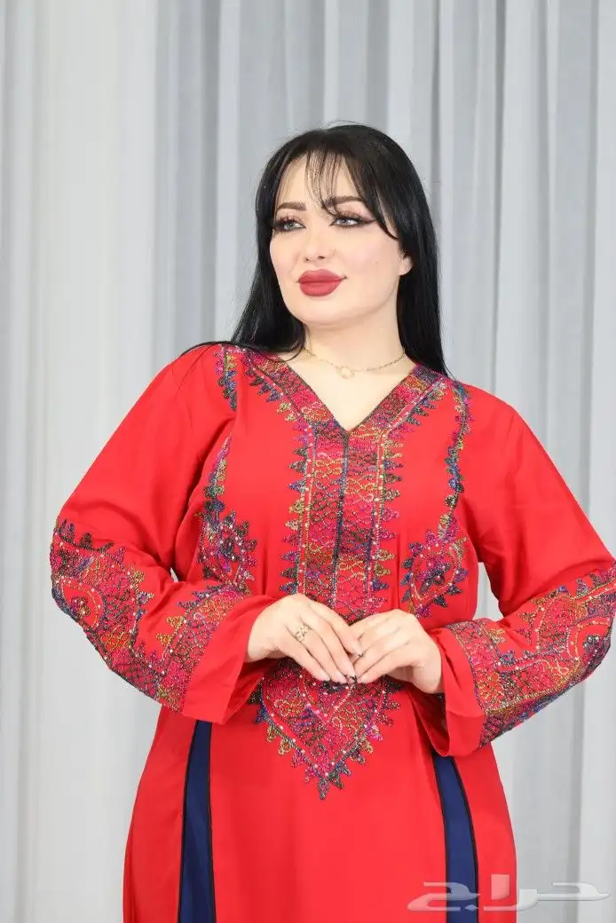 وفرت جميع انواع الفساتين الملكية 37