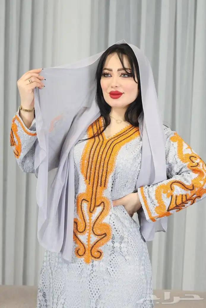 وفرت جميع انواع الفساتين الملكية 45