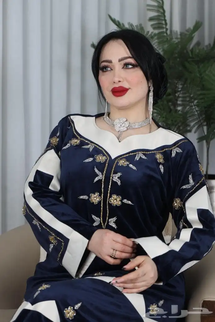 وفرت جميع انواع الفساتين الملكية 33