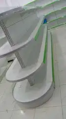 رفوف سوبر ماركت وسط جدار رفوف تخزين مستودعات 3