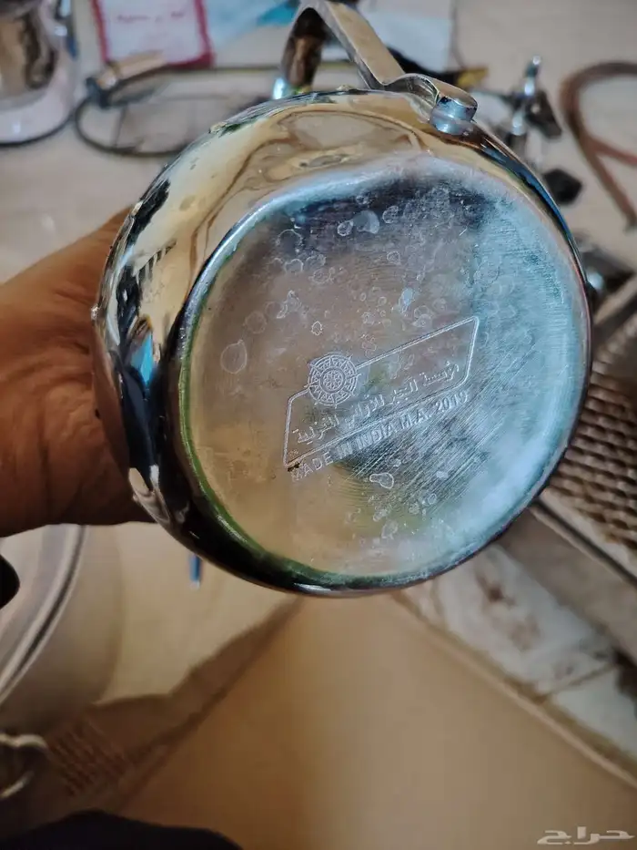أغراض للبيع ساير نظيف جدا مكينه فشار وفرشه و دله هندى و ل 4
