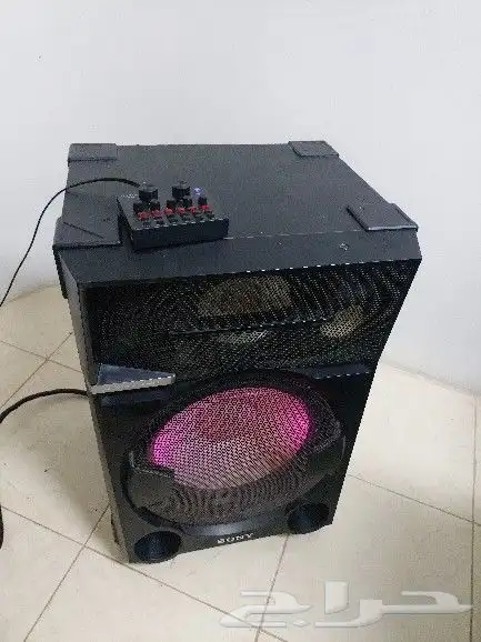 سماعات سوني كبيرة مع مشغل صوت احترافي وواجهة صوت بودكاست 2