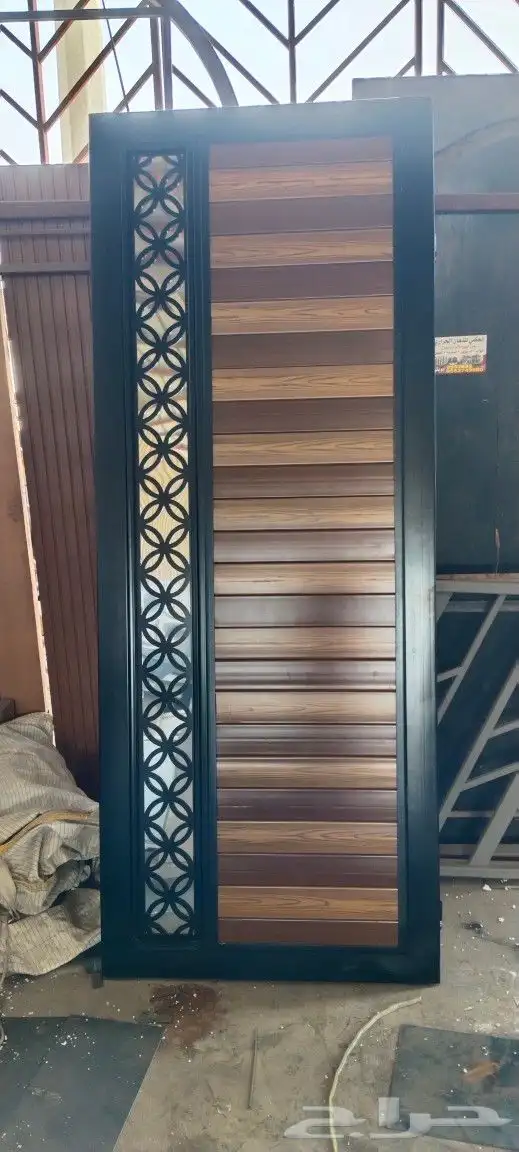 بوابات خارجية وا داخلية هناجر قرميد ابواب خشب والمنيوم 3
