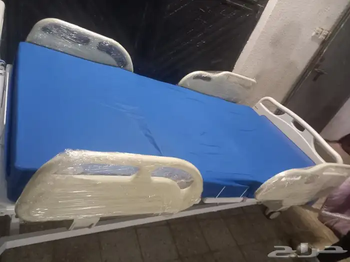 سرير طبي عشر حركات وعرض متر 1