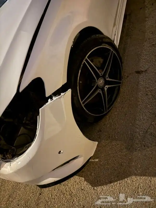 يوجد لدينا c200 2017 كوبيه 8