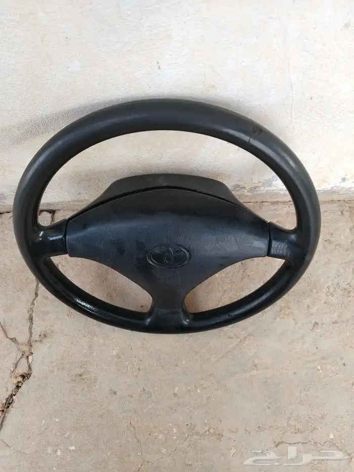 طارة هايلوكس سعودية مع مضرب الزامور وكاله 1